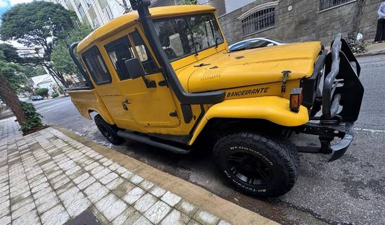 TOYOTA BANDEIRANTE 4.0 OJ55LP-2BL 4X4 CD DIESEL 2P MANUAL